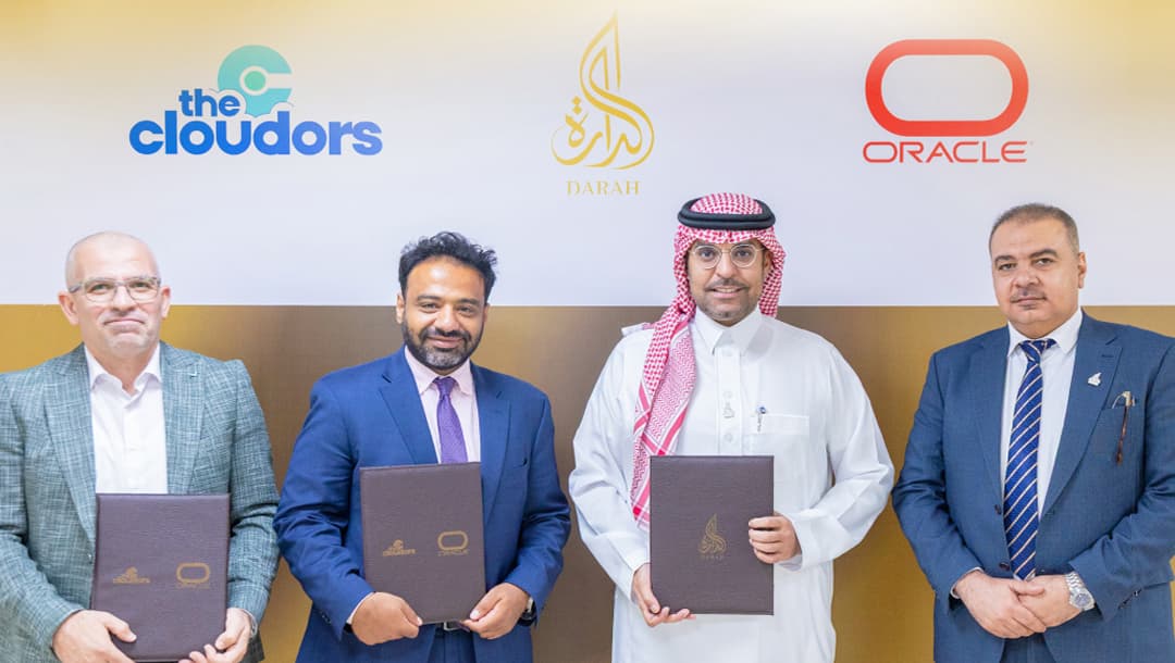 ويأتي هذا التعاون ضمن استراتيجية الدارة لتعزيز الاعتماد على الحلول السحابية وتطوير الأنظمة الرقمية، بما يسهم في تحسين تجربة العملاء، ورفع كفاءة العمليات التشغيلية، ودعم مرونة الأداء المؤسسي.